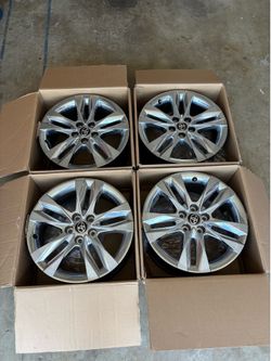 Toyota Sienna OEM 18” Rims