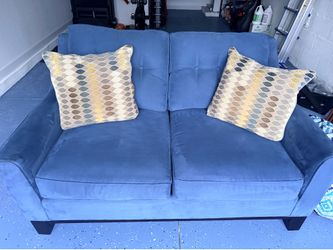 Love Seat | Suede | Blue