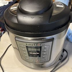 Instant Pot IP-LUX