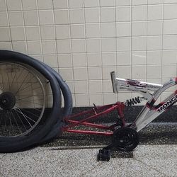 Mongoose DXR AL Aluminum 16 3/4" Full Suspension Frame, front rim, and 2 inner tubes for parts or repair.