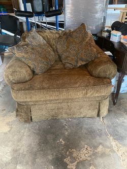 Oversize Armrest Chair