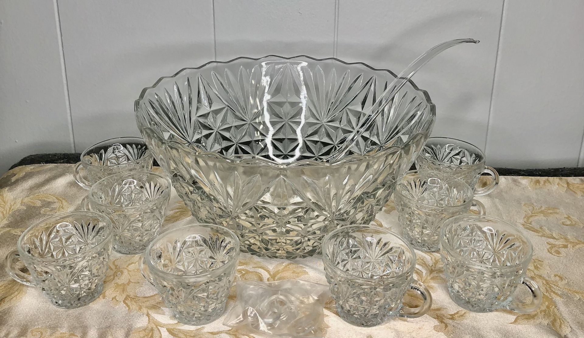 Anchor Hocking 18 Piece Punch Set (Vintage)