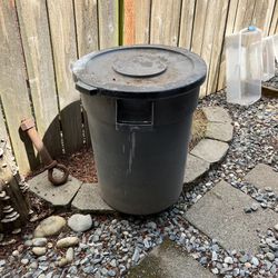 30 Gallon Garbage Trash Can With Lid