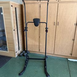 Brand New Power Tower Pull Up Bar 🏋️‍♂️🏋️‍♂️🏋️‍♂️