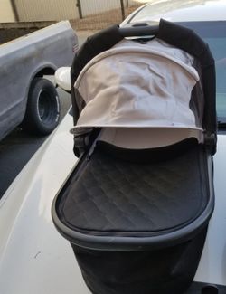 Uppababy Bassinet With Carrying Bag