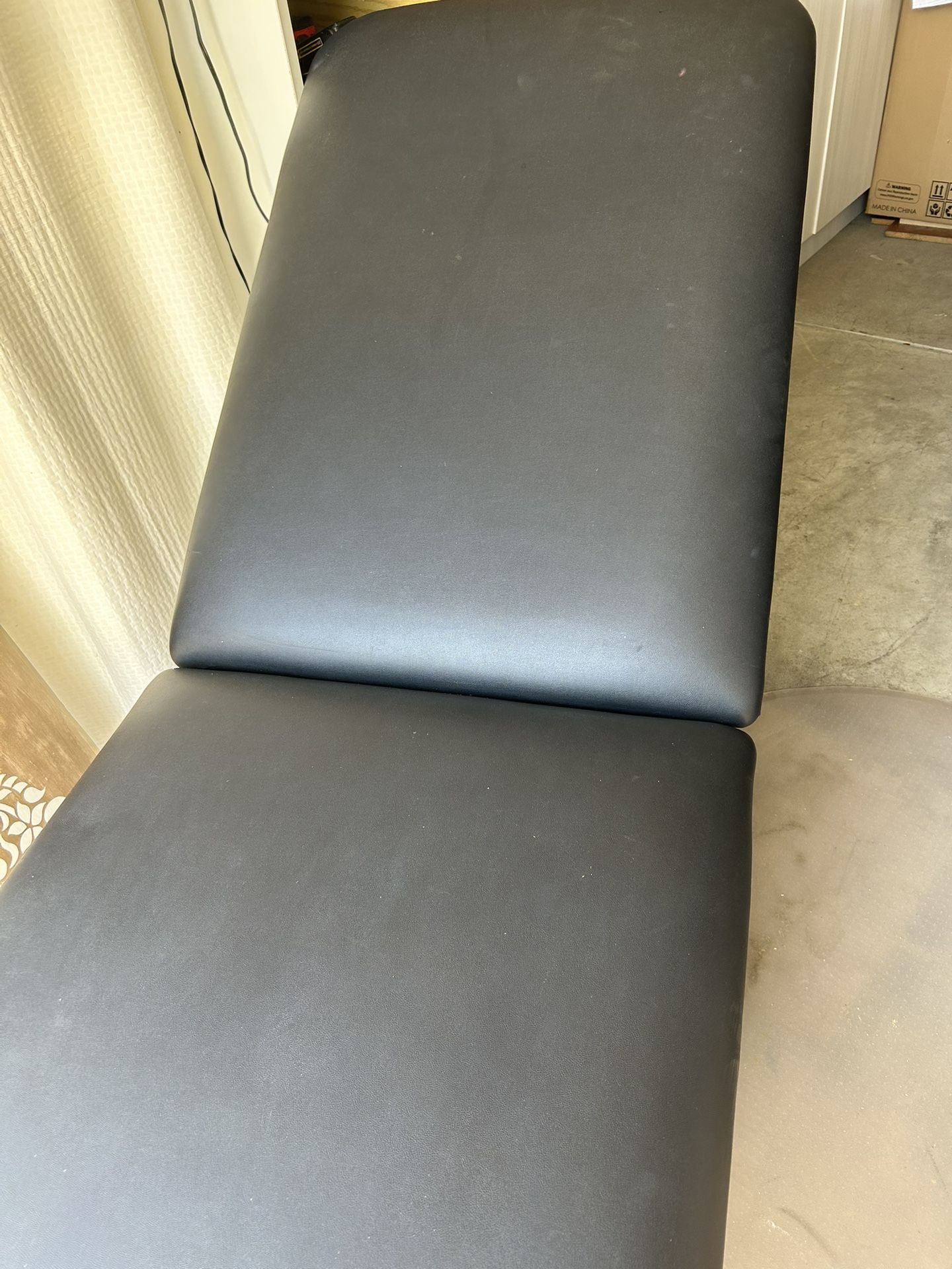 Table Examination For Eyelashes & micro blading For eyebrow