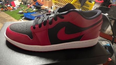 Air Jordan 1 Low - Size 11 / Red/Black