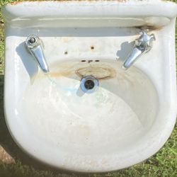 Vintage Farmhouse Cast Iron Sink 