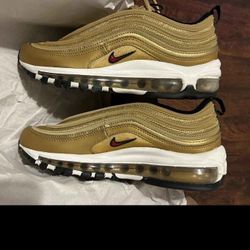 Air Max Men Size 7.5M/9 WOMEN 
