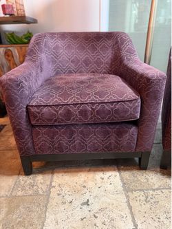 Elegant lounge chair