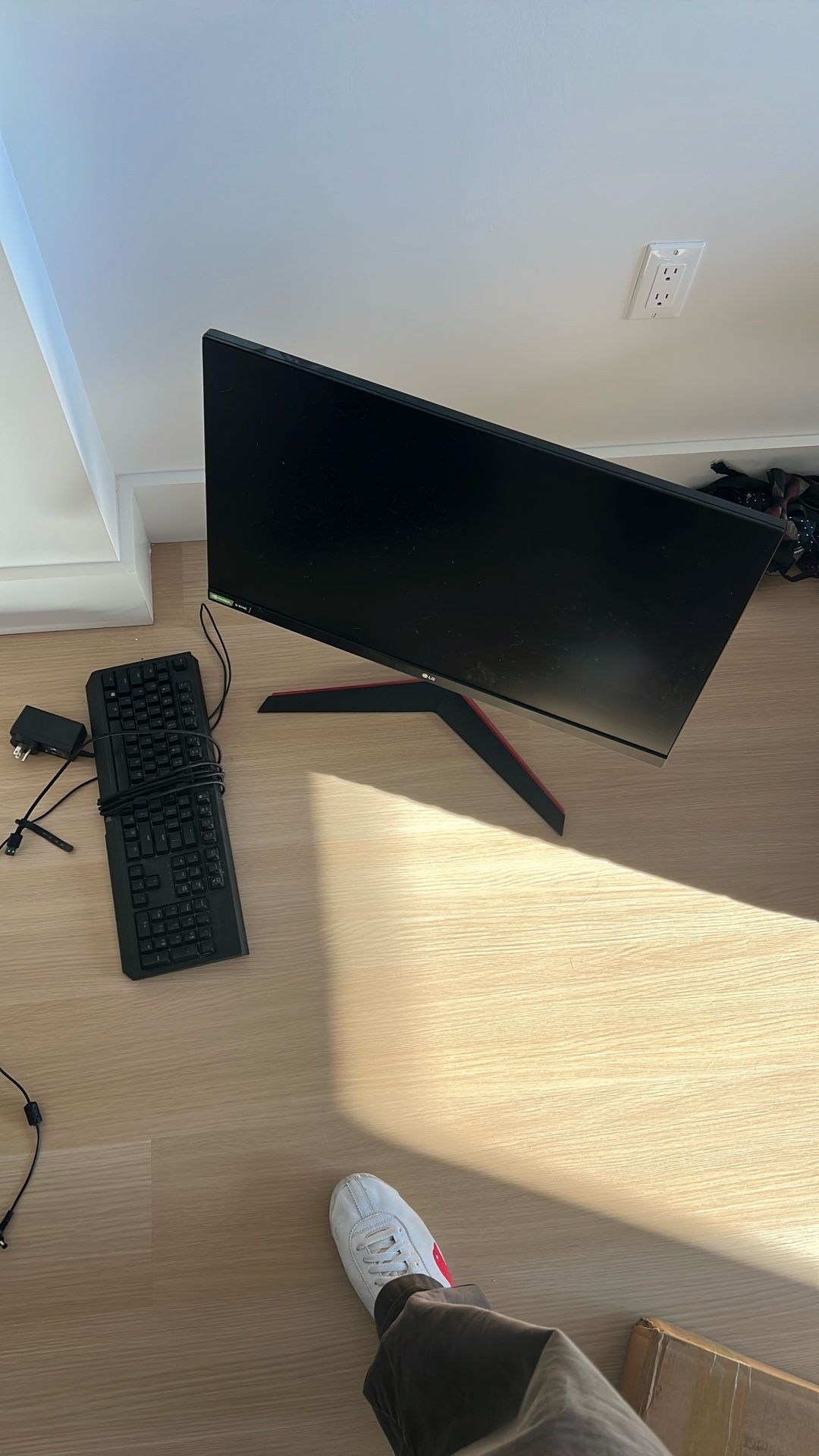 Gaming Monitor + Razer Keyboard + Corsair Mouse