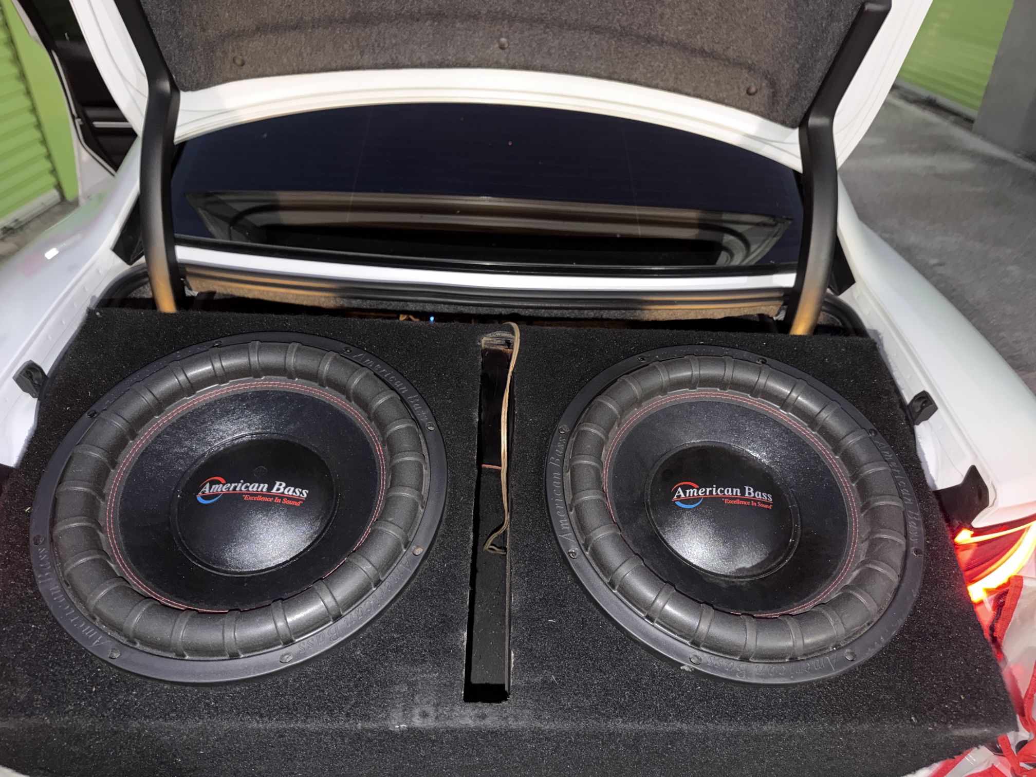 (2) 15” Bass Speakers