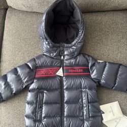 Babies Moncler Puffer Coat! Size: 12-18 Months Bought It For $600 Still Brand New Never Worn. Asking $400