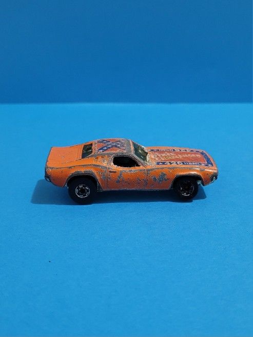 Hot Wheels 1982 Dixie Challenger 426 Hemi With Flag Diecast Car Malaysia 1/64.