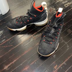 Men’s Lebron James 