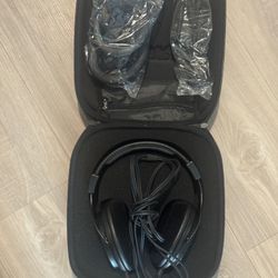 Shure SRH 1840 Pro Reference Headphones Like New 