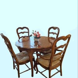 Vintage French Country Table and (4) Chairs
