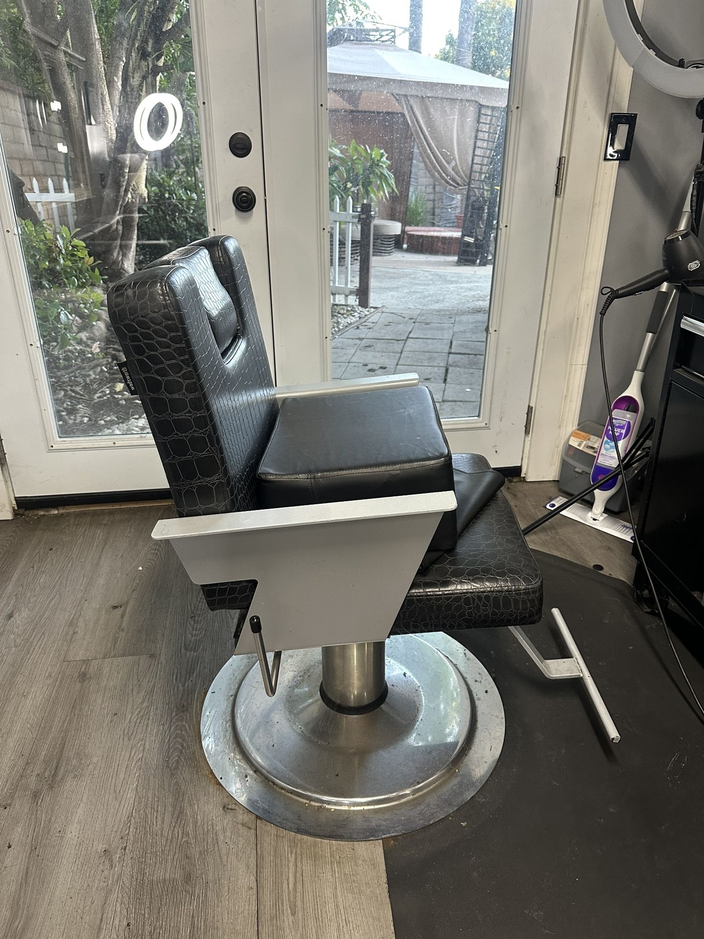 Barber Chair 
