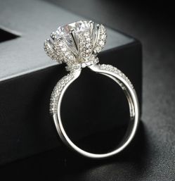 New 18 k white gold engagement ring wedding ring set