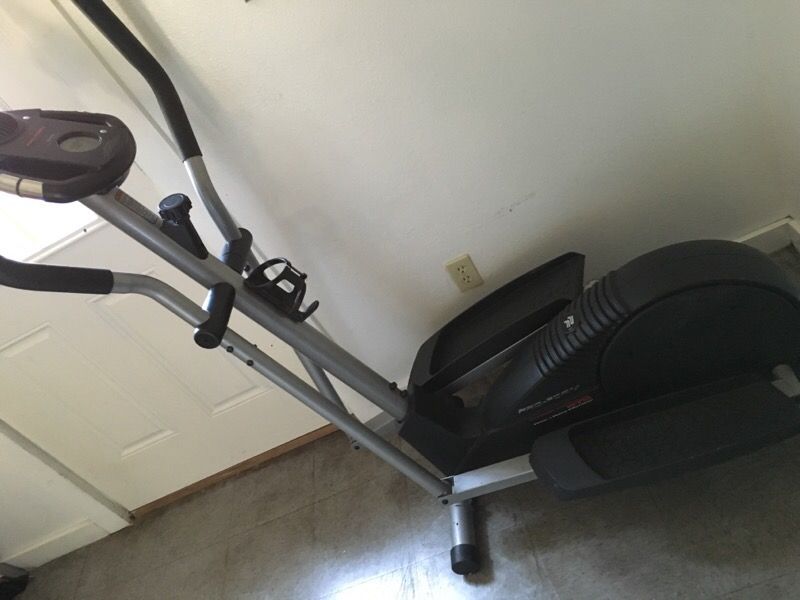 Pro-Form Cardio Cross Trainer 675 Heart Rate Monitor Exercise Machine Elliptical