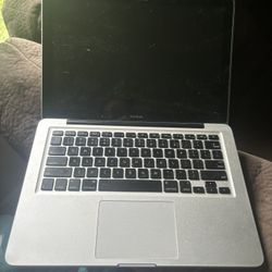 Apple Laptop 