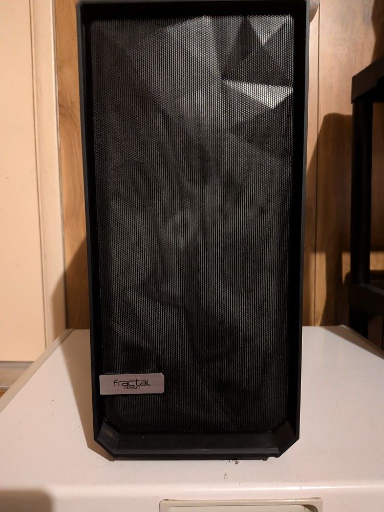 FRACTUL Computer PC Tower Chassis 