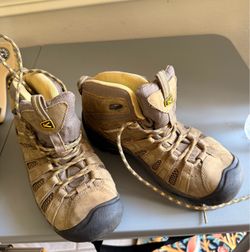 Keen Mid Hiking Boots