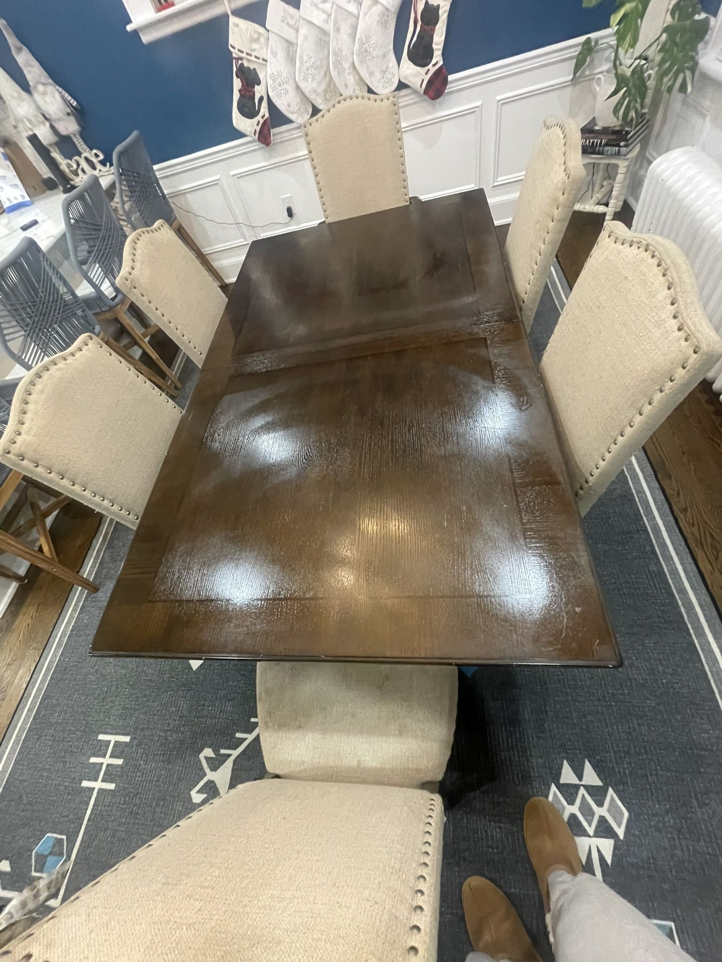 Dinning Room Table And Chairs