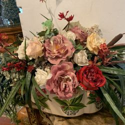 Beautiful Flowers Vase With Flowers 