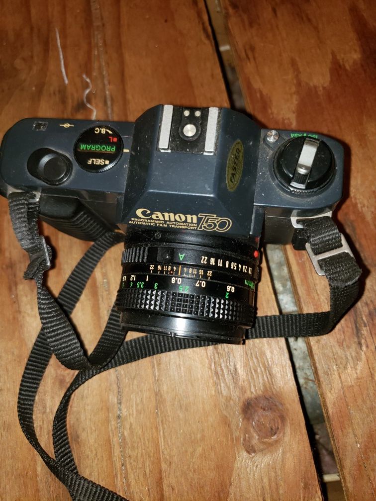 Canon T50 camera in gr8 shape