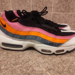 Women's Nike Air Max Size 9 