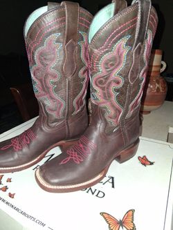 Boots women's