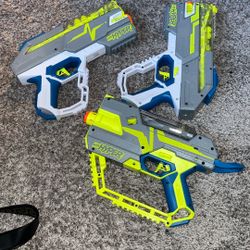 Nerf Guns W/ Nerf Balls 