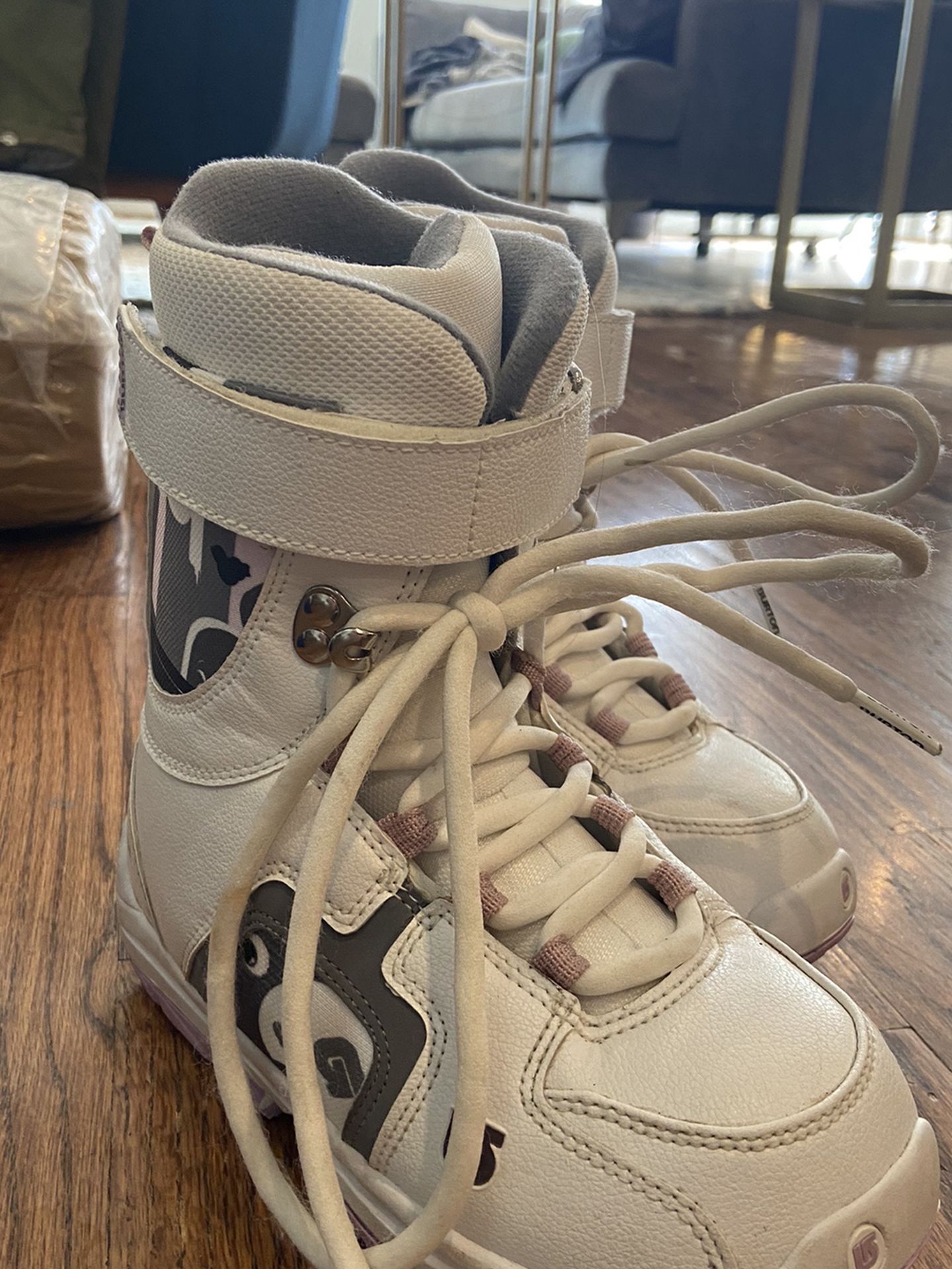Girls Burton Snowboard Boots Size 5