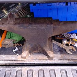 Peter Wright 110 LB Anvil