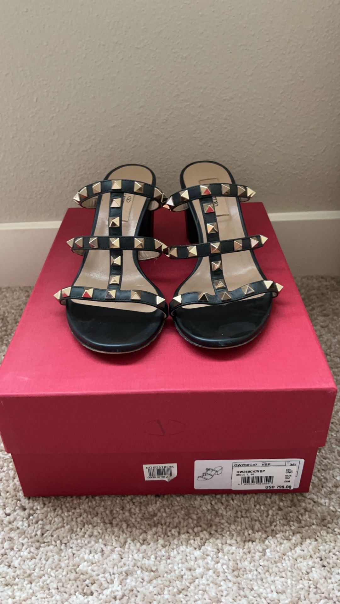 Valentino Rockstud Block heel