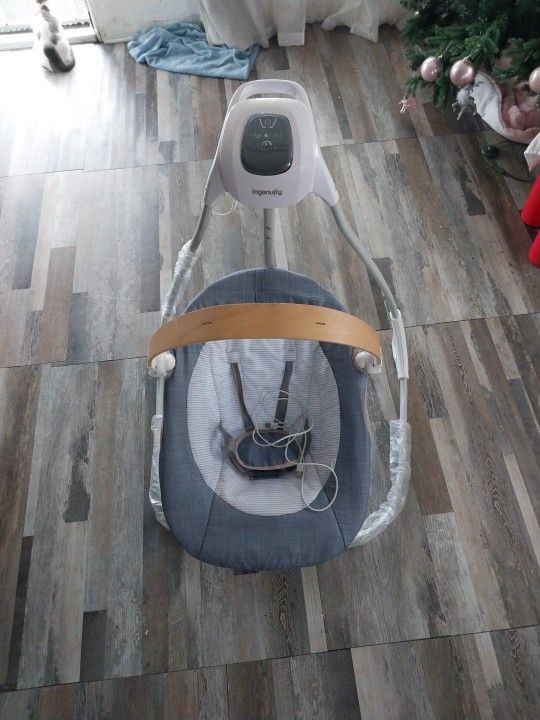 INGENUỊTY BABY SWING