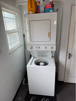 Kenmore Stackable Washer Dryer, Apartment Size Laundry Center, Electric, Works Great