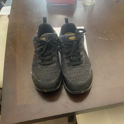 Mens  Keen Shoes  Size 8.5