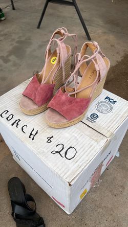 NEW COACH SHOES SIZE 9
