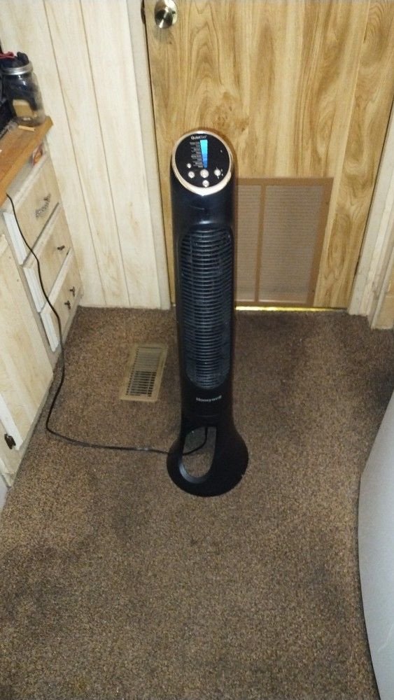 Honeywell Standing Fan