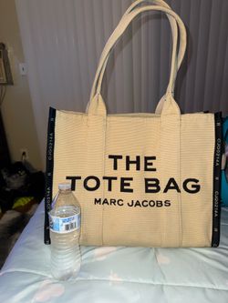Marc Jacobs The Tote Bag authentic