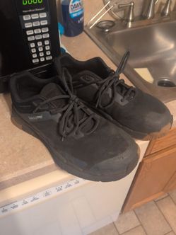 Steel toe shoes sz 13