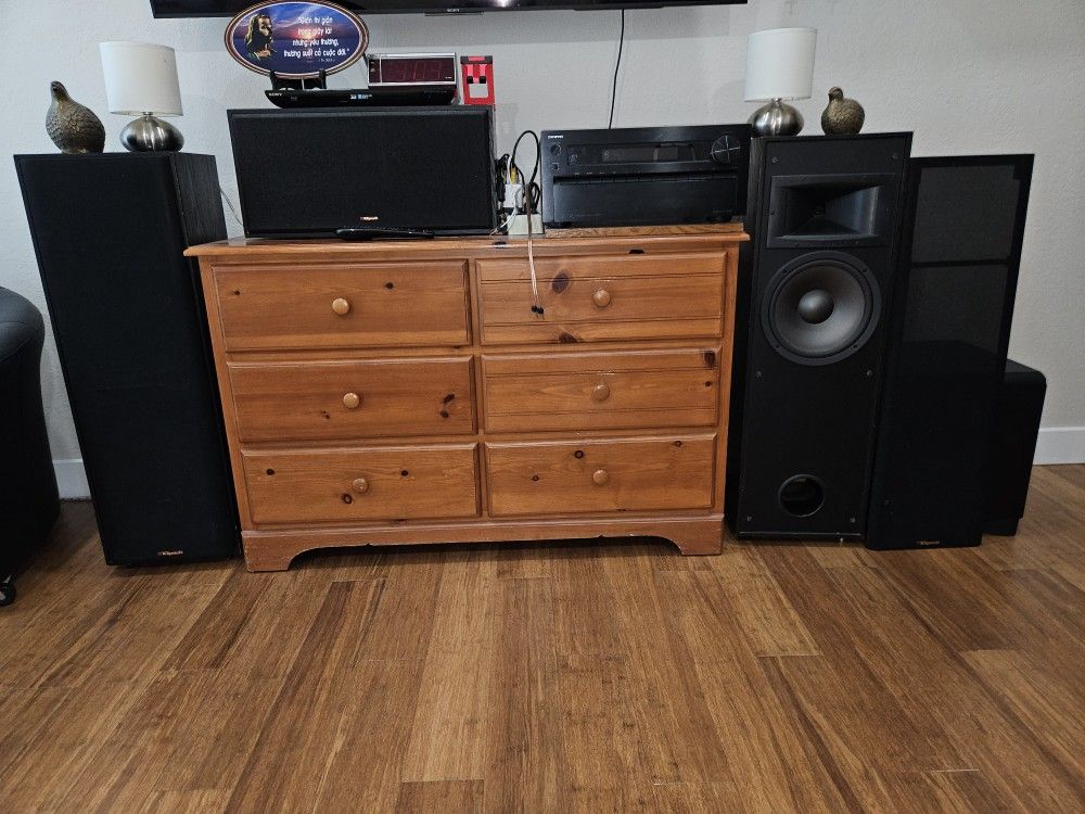High-end Klipsch Legend Series KG4.5 Floorstanding Speakers