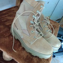 B A T E S Size 7 And 1/2 Oil Resistant Boots