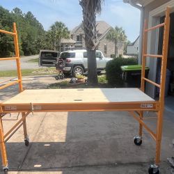 Scaffolding Almost Brand New 1000lb Weight Limit