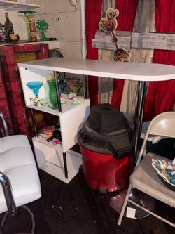 Bar with 2 stools