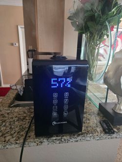 Hardly used Elechomes Cool and Warm Mist Ultrasonic Humidifier