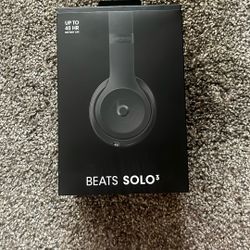 Brand NEW Beats Solo Wireless Headphones 