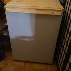 White GE Refrigerator Mid -size